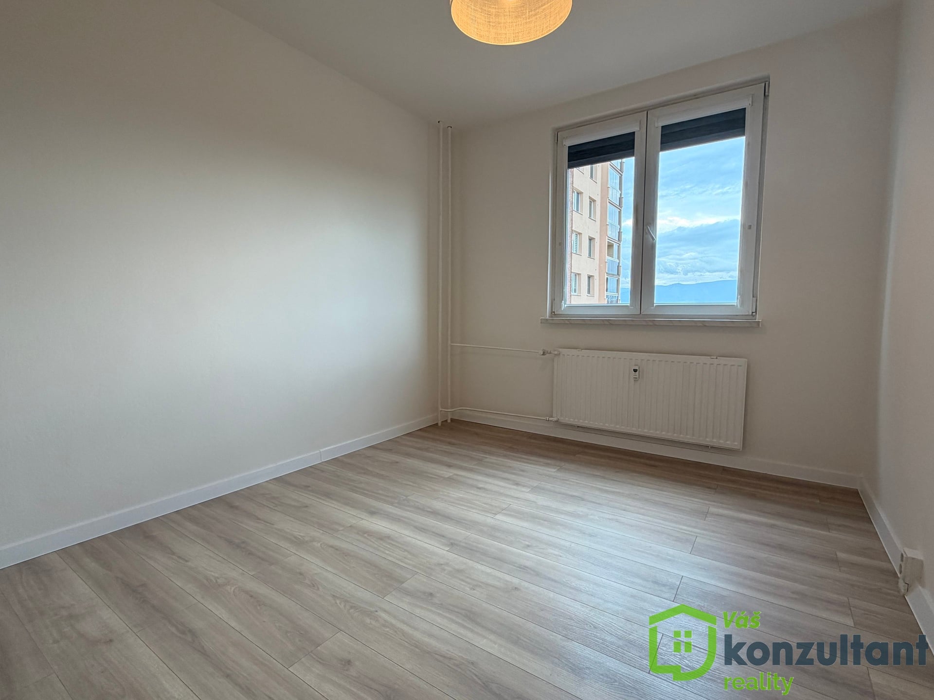 dětský pokoj nebo pracovna