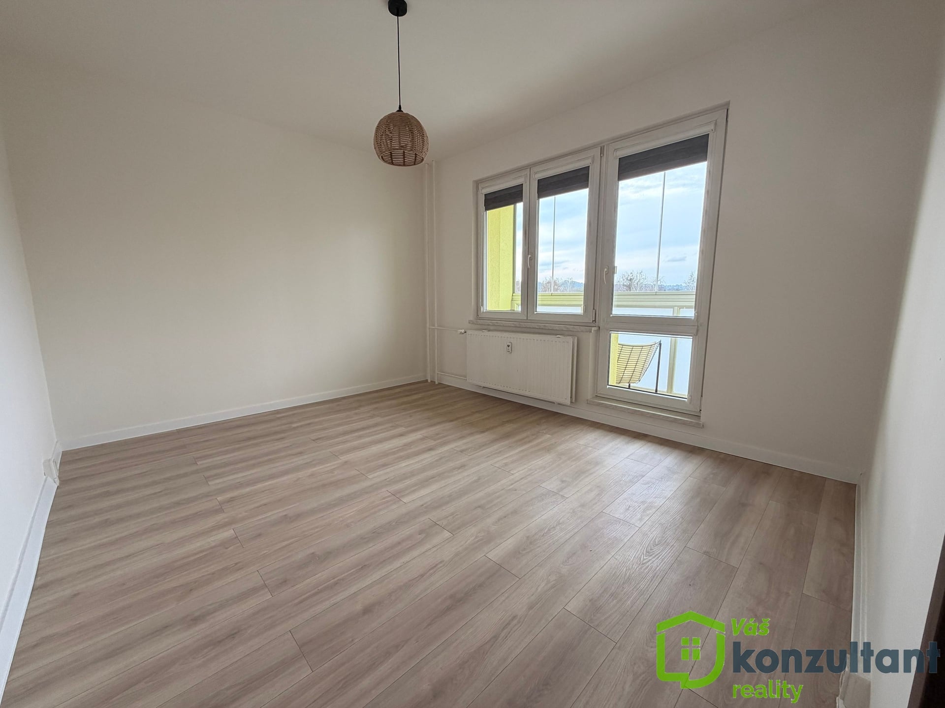 Ložnice se vstupem na lodžii