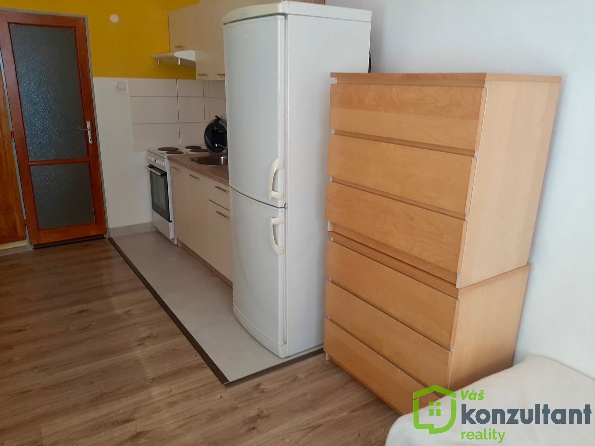 Kuchyně s pokojem přízemí