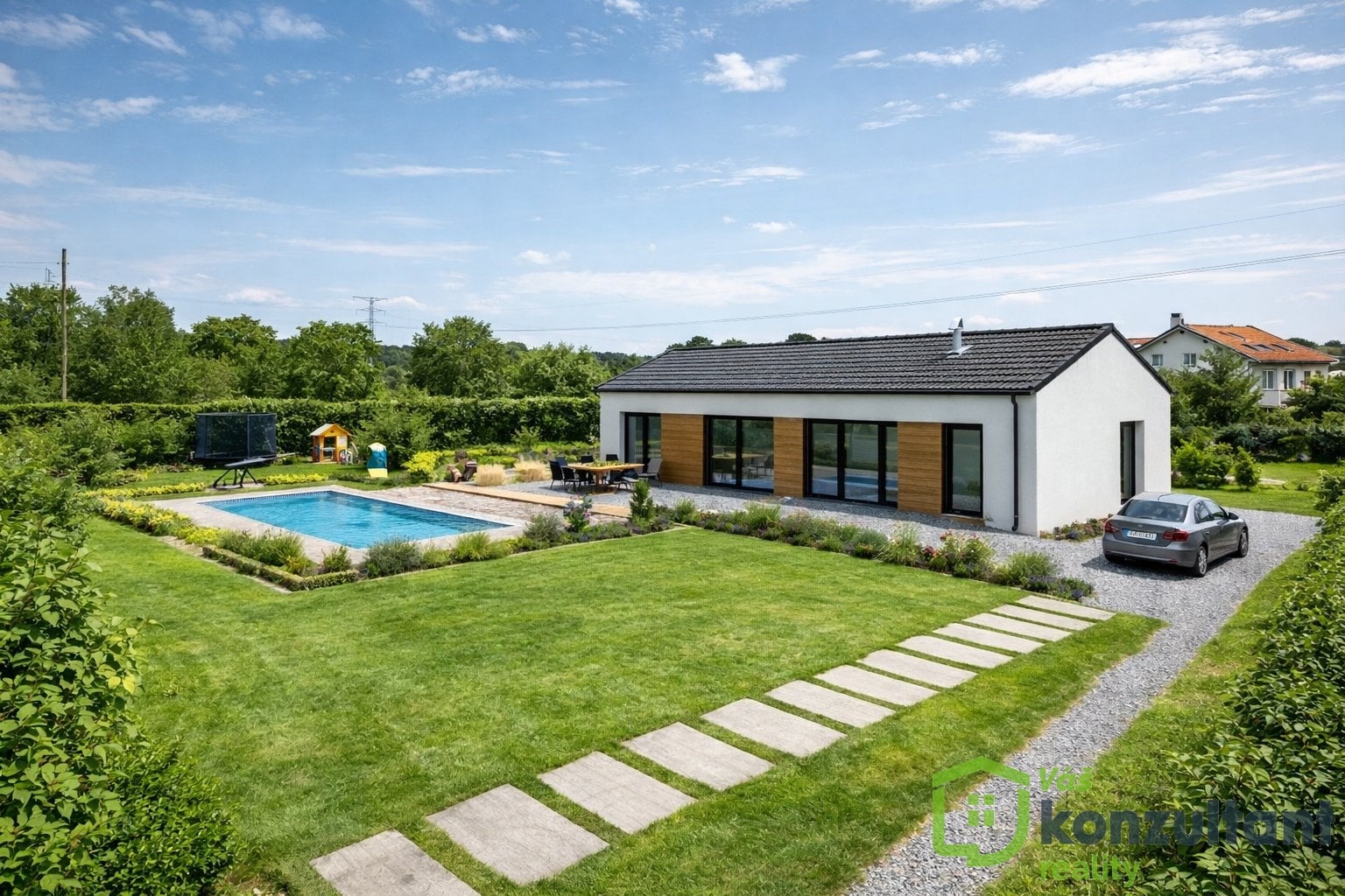 Moderní dům se zahradou a bazénem