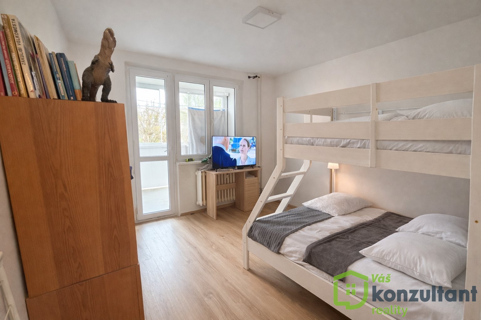 Ložnice se vstupem na lodžii