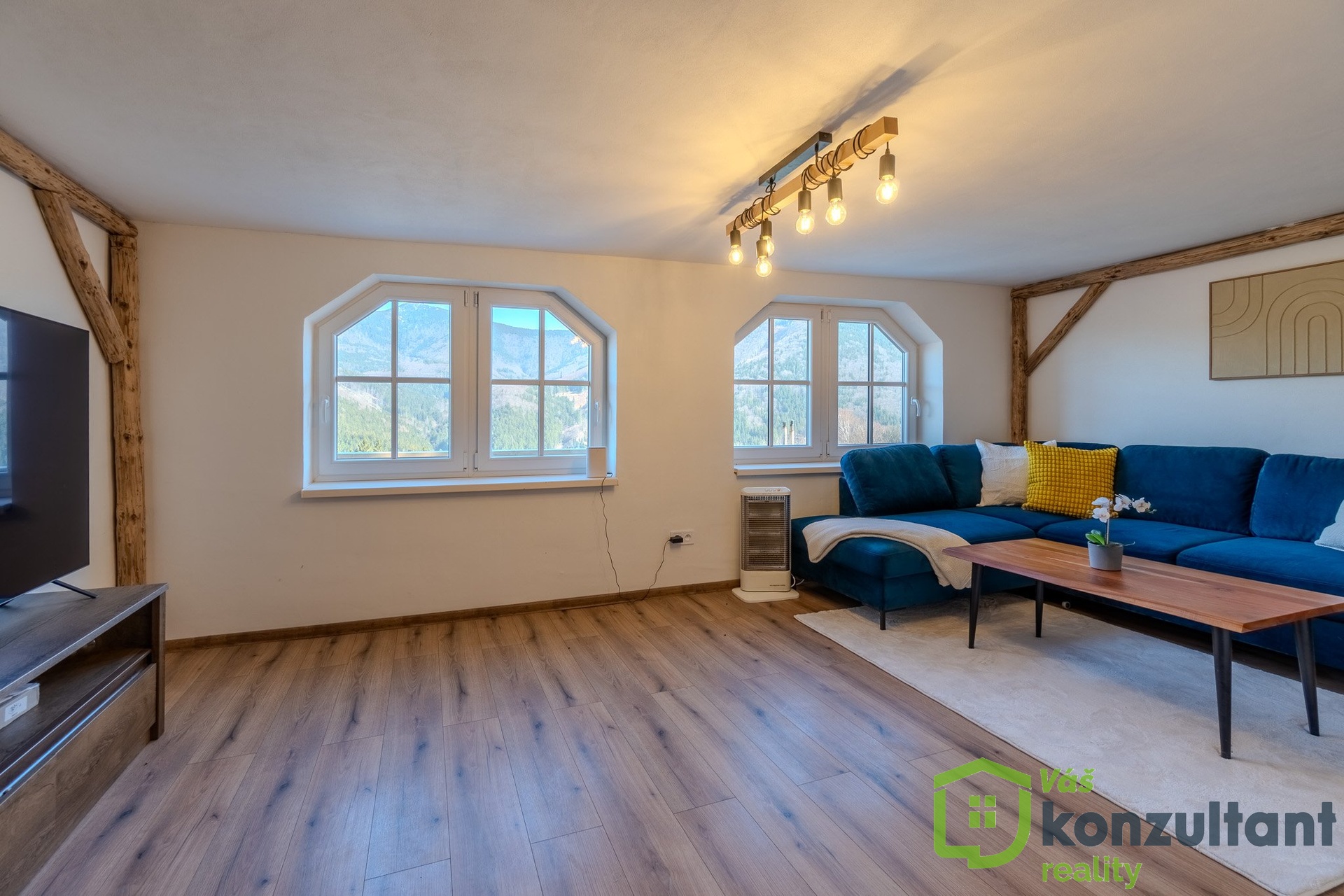 Prostorný obývací pokoj