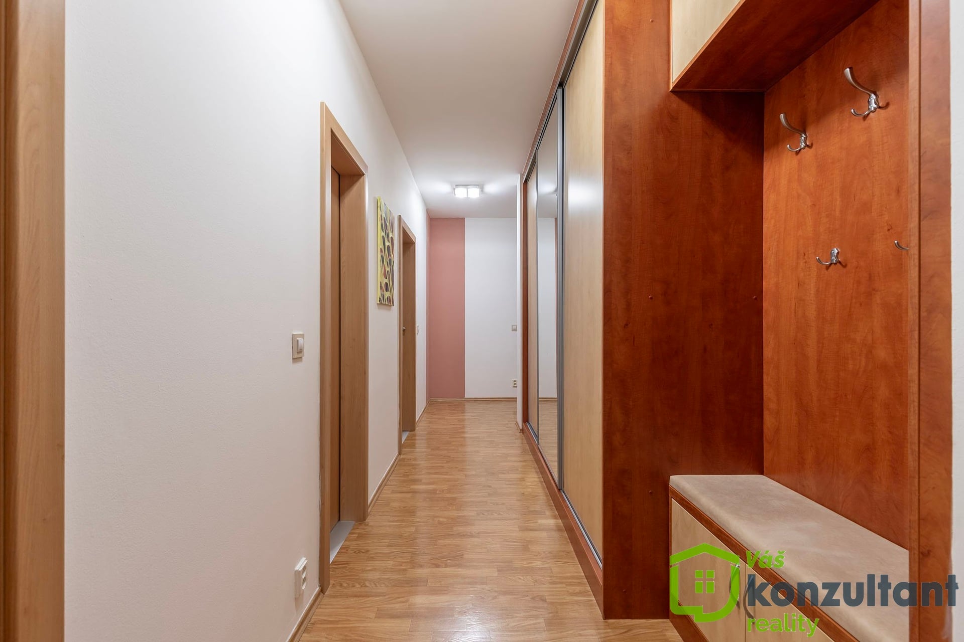 Pohled od vchodvých dveří