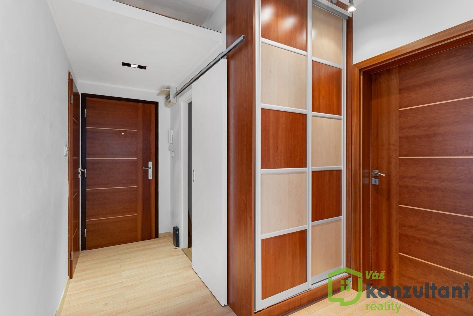 WhatsApp Image 2025-10-05 at 16.49.42